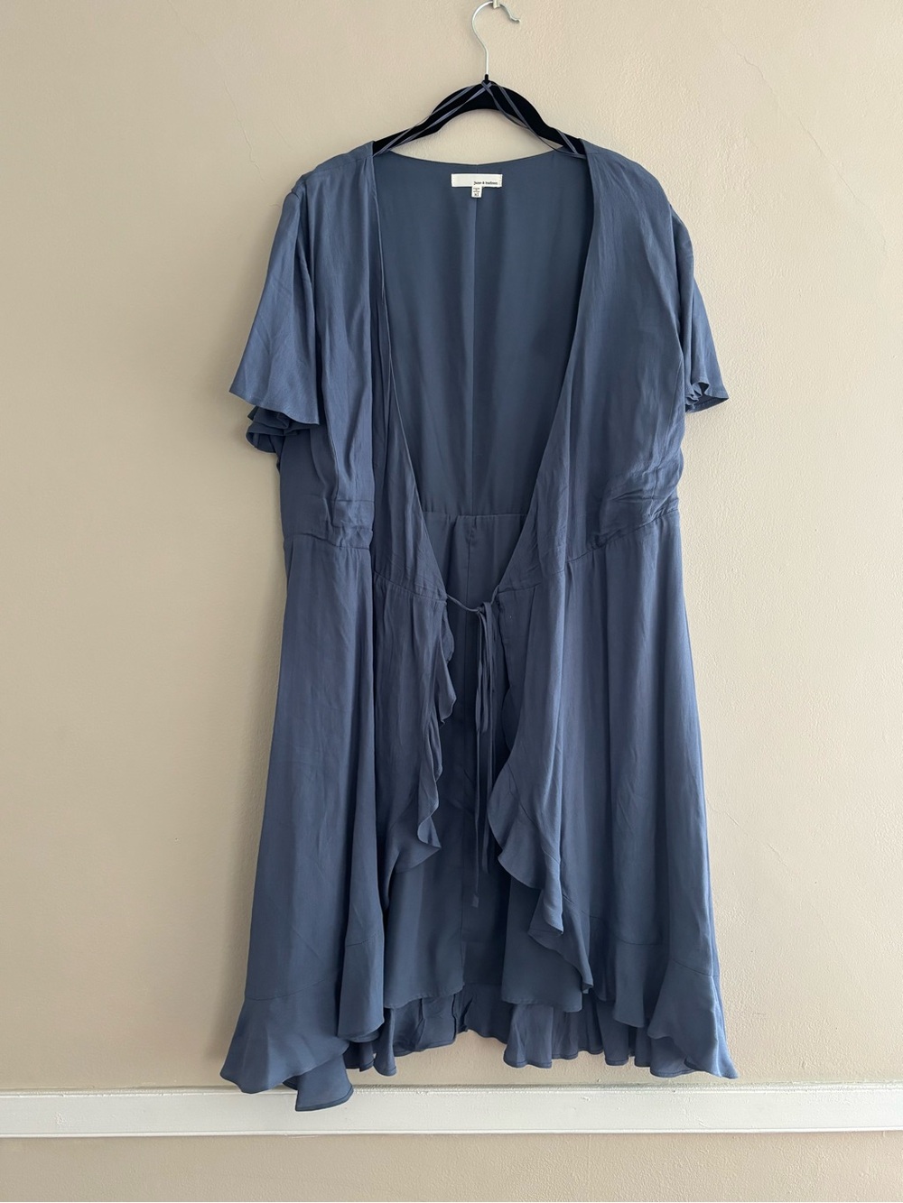 june & hudson Dusty Blue Ruffle-Front Short Sleeve Robe
